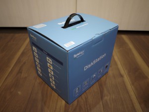 DiskStation 412+ 箱ナナメ
