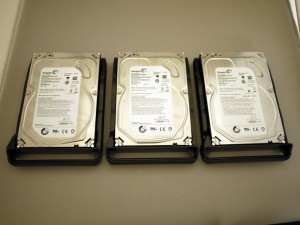 DiskStation 412+　ハード ドライブ トレイ ＆ HDD を３セット